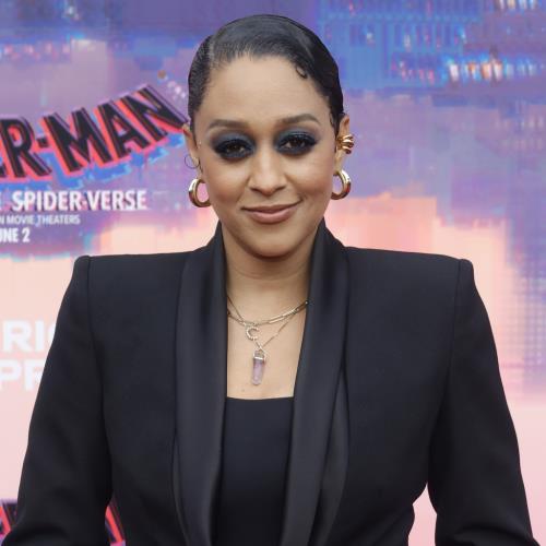 Tia Mowry clarifies comments about no longer being ‘close’ with twin Tamera – Film News | Film-News.co.uk